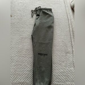 Grey essential sweatpants